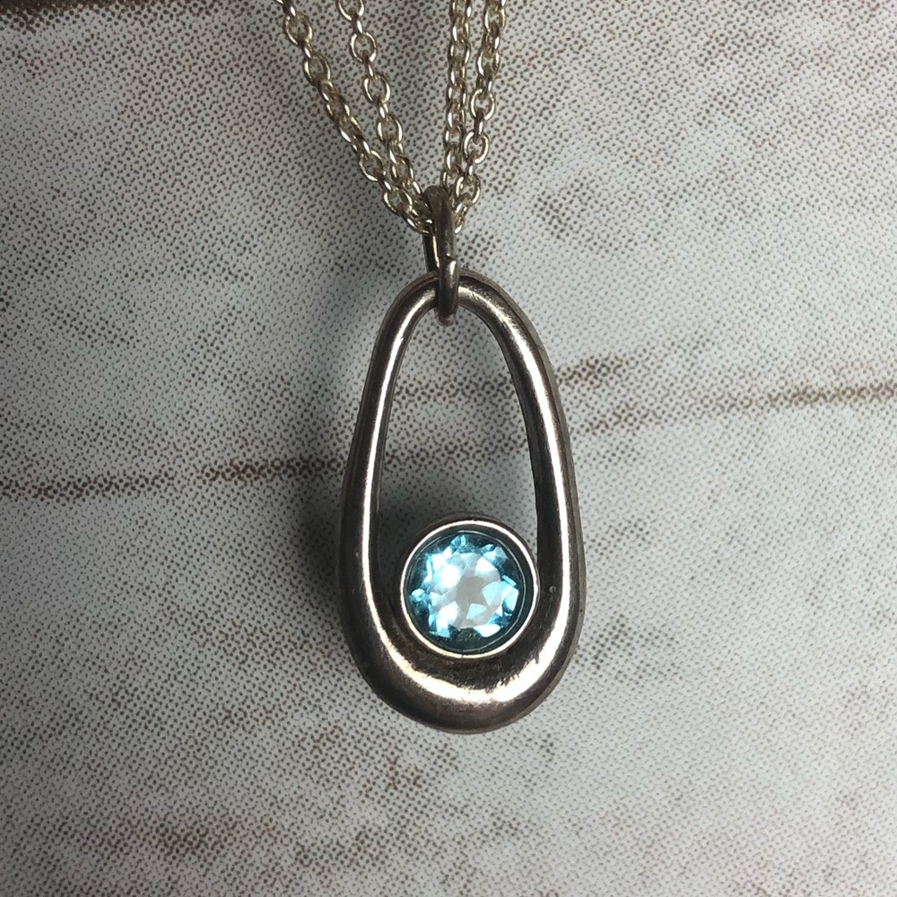 Silver pendant with Blue Topaz stone